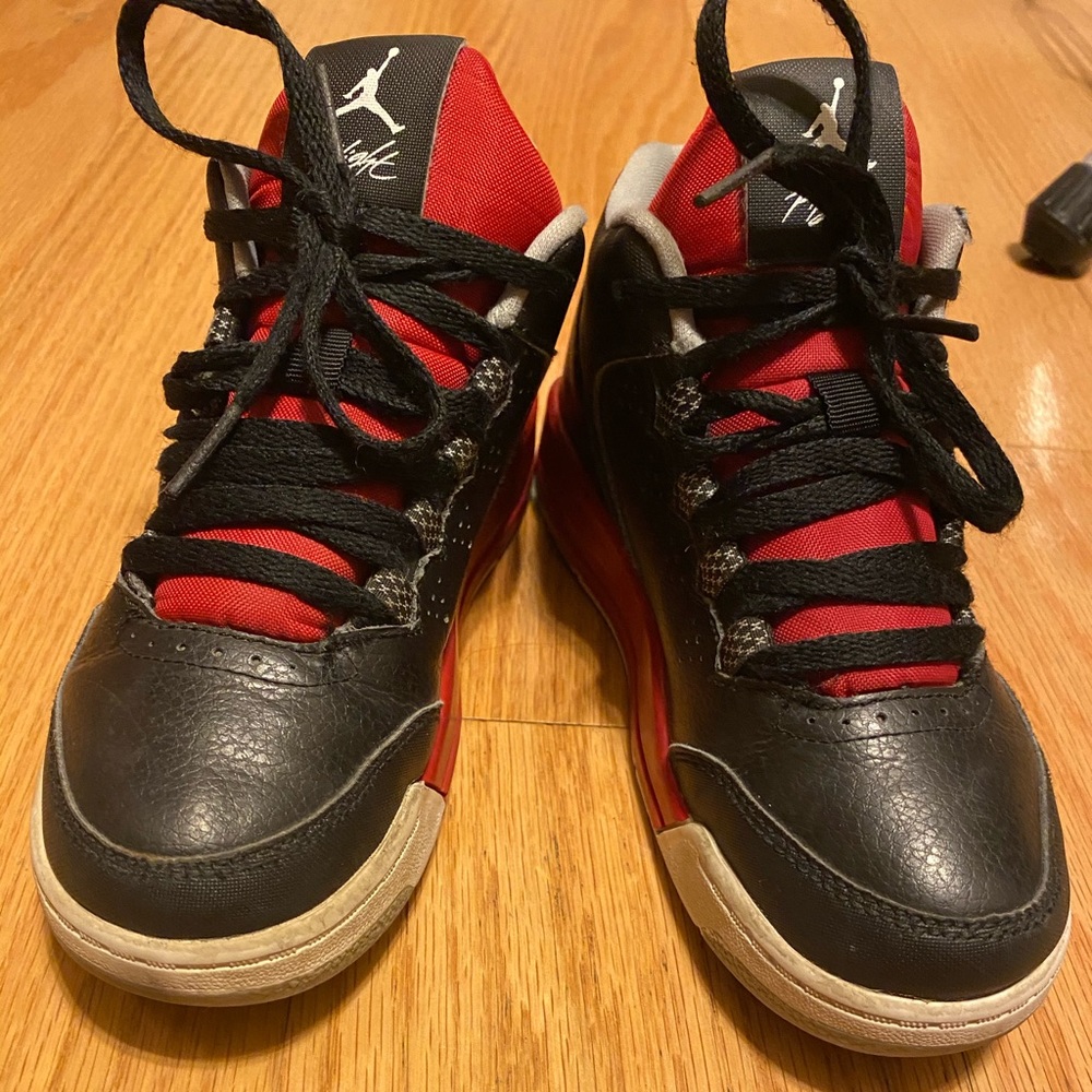 Kids Jordan tennis shoes